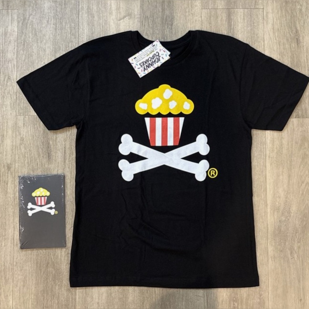 NWT Johnny Cupcakes x AMC Theatre Collaboration  Popcorn Crossbones T-Shirt